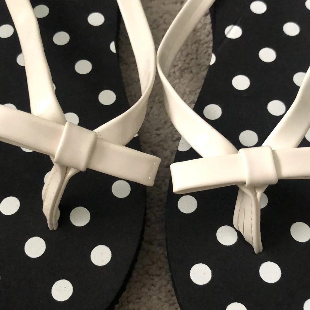 Esprit Women’s size 9 Flip Flops Polka Dots‎ Black White NWOT